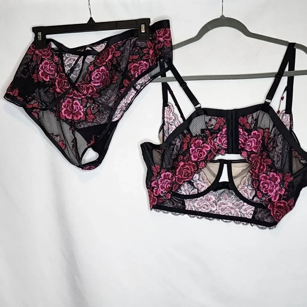 4X 26W Torrid Black Pink Bra Panty Set Sheer Lingerie Dark Romance Plussize NWT